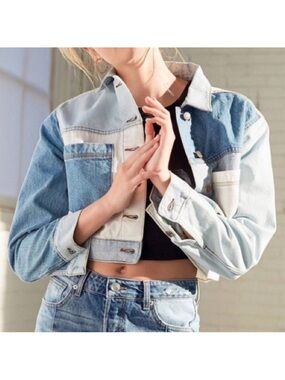 BDG Two-Tone Light and Medium Blue Cropped Denim Jacket